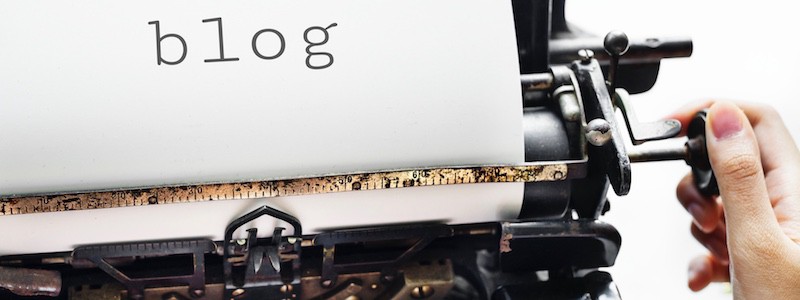 maquina de escribir representando la creacion de un blog y sus objetivos